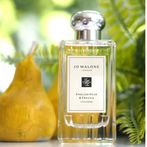 English Pear and Freesia